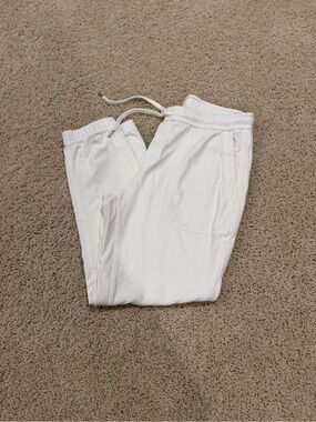 Athleta Off-White Elastic Waist Jogger